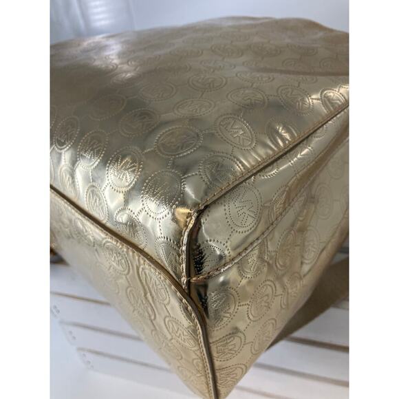 MICHAEL KORS, GOLD METALIC SIGNATURE PATTON LEATHER BACKPACK - Picture 8 of 16